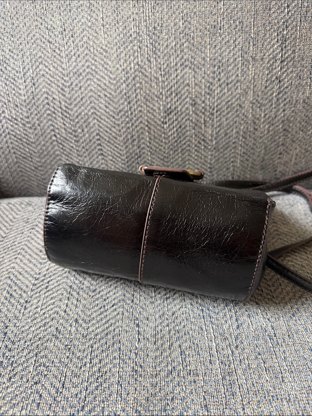 Hobo Elan Black Leather Crossbody Bag - Picture 5 of 16